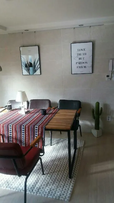 B.Stay Guest House  Seoul