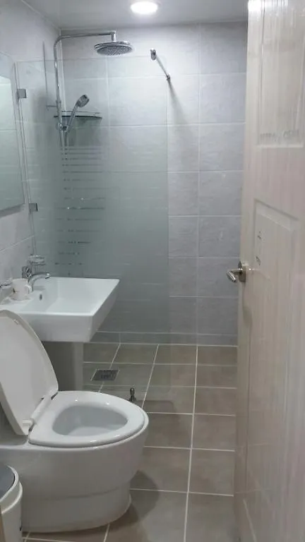 B.Stay Guest House  Seoul